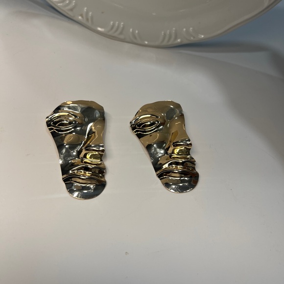 Jewelry - Abstract Face Earrings in Gold tone